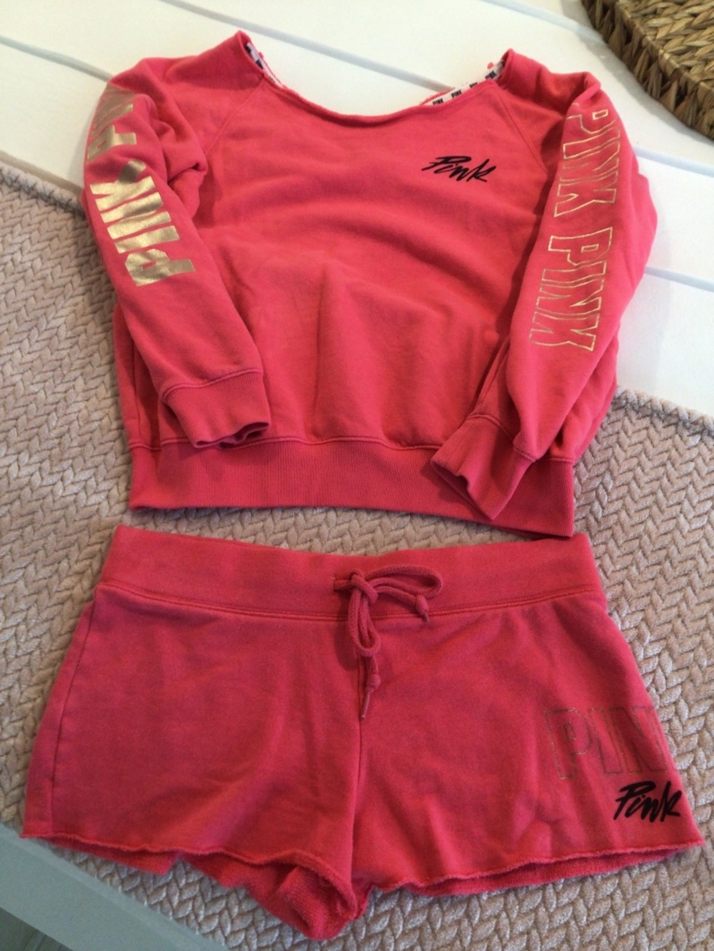 Victoria Secret set shorts & sweatshirt free VS tote to